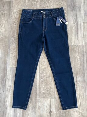 NWT Angels EverShape Skinny Jeans.